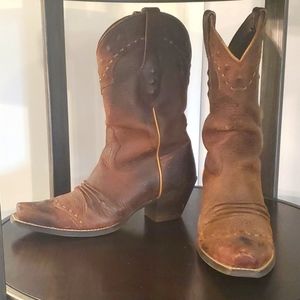 Ladies Ariat Cowboy Boots